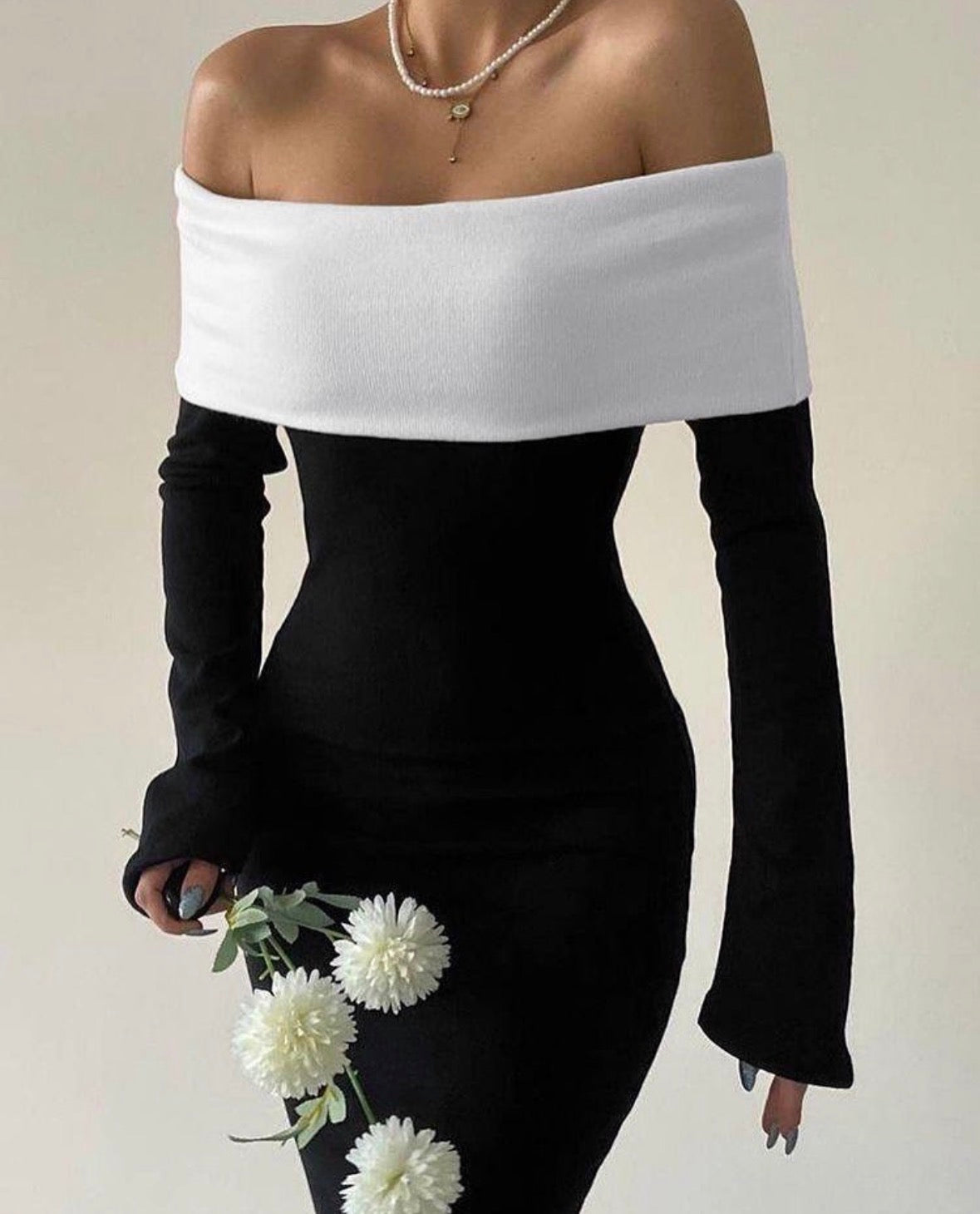 Off shoulders Dress 🍒 🤍